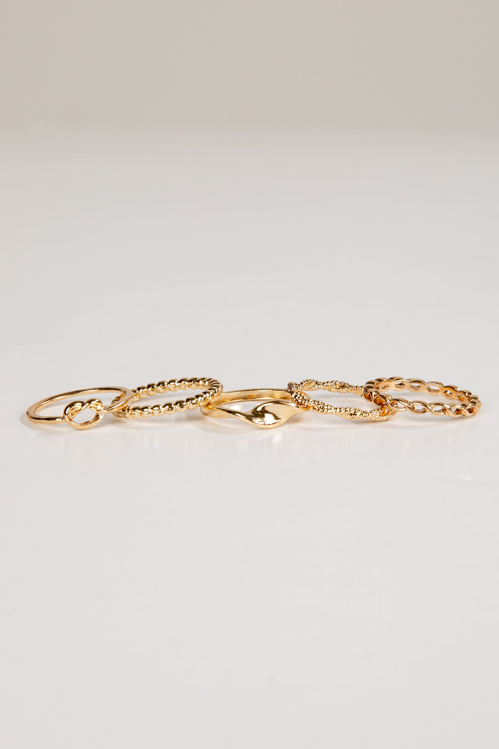 shopdressup_gold_ring_set-2_9f0ddc58-2784-48b2-8960-96ab1accde87.jpg