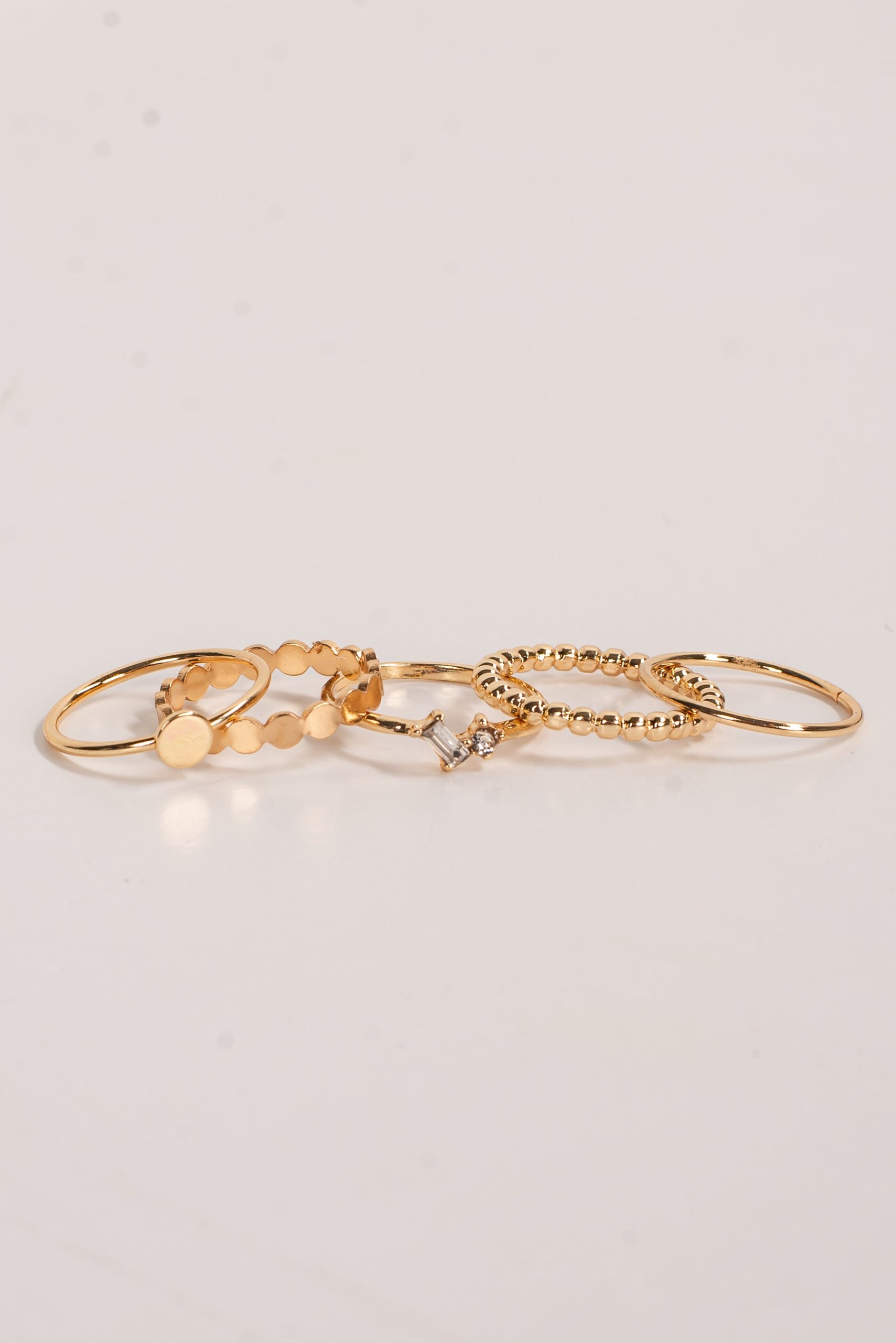 shopdressup_gold_ring_set-2_fd61dca3-2215-4807-802e-8c6a72f12317.jpg