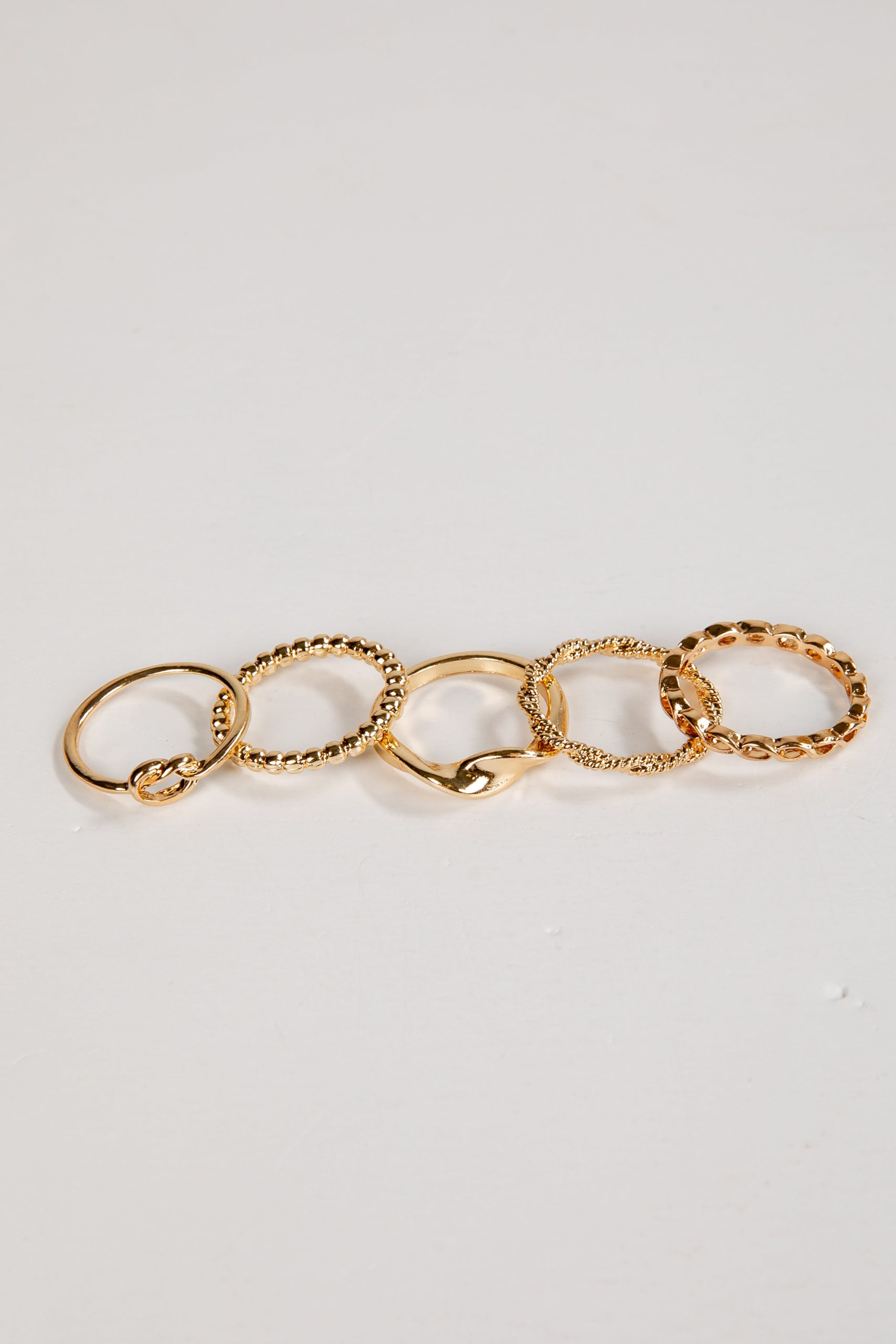 shopdressup_gold_ring_set-3_e786e822-410e-43d4-adbd-eac309b973c5.jpg