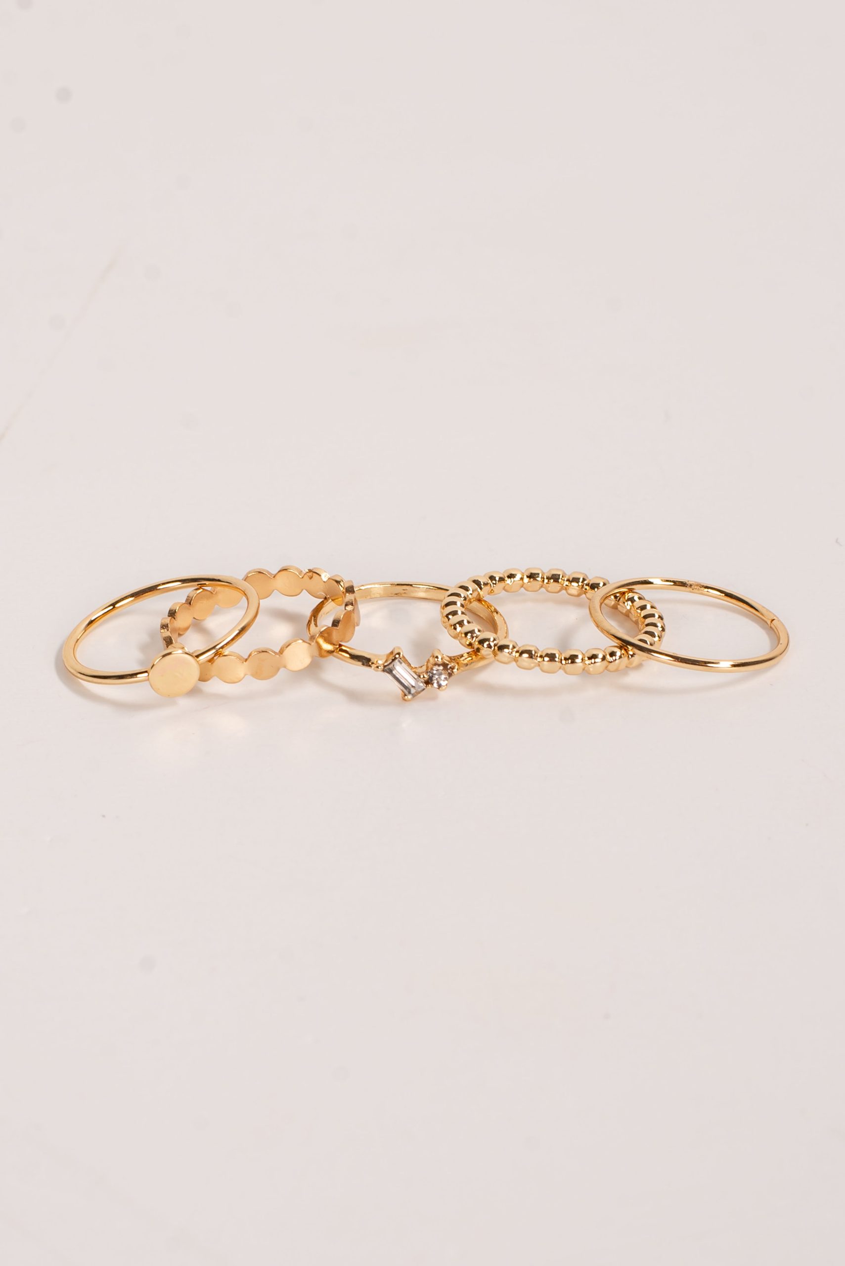 shopdressup_gold_ring_set_c45a726a-6ff6-426d-8a5f-528c9a873850.jpg