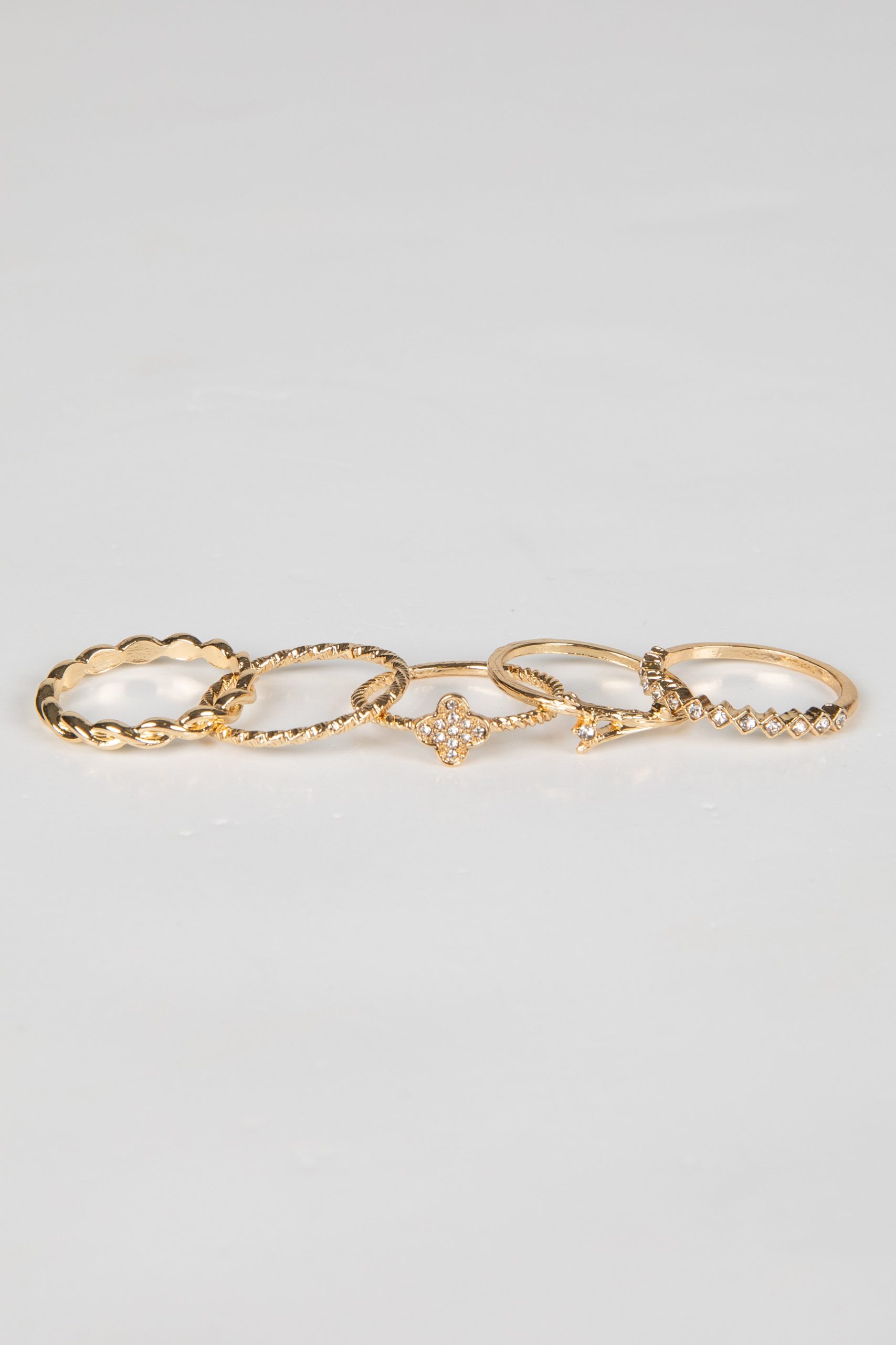 shopdressup_gold_ring_set_fa7f5680-caba-4e0b-8c61-8b89423411a6.jpg